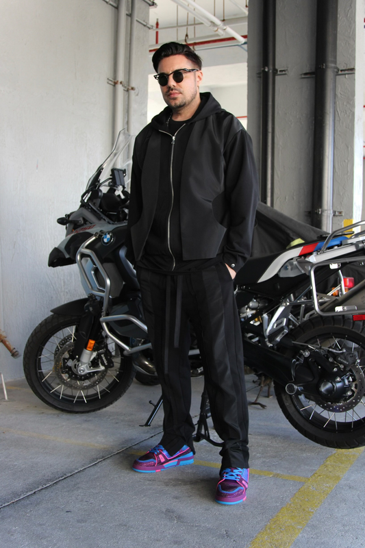 ASHEN black  image 1